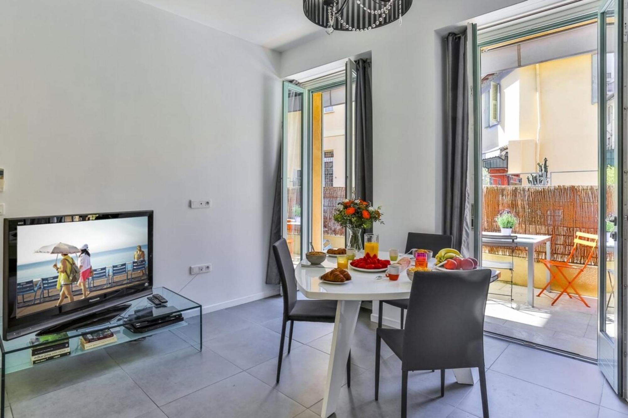France 82 D - 2 Rooms - Terrace - 1 Min To The Sea Nice Exterior photo